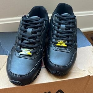 Fila Women's Safety Non-Slip Work Shoes. New. 🔥